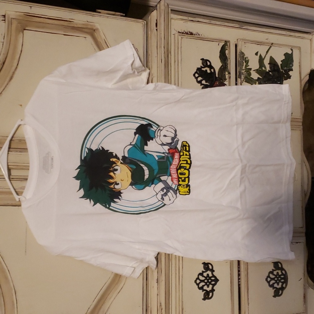 NWT TSHIRT